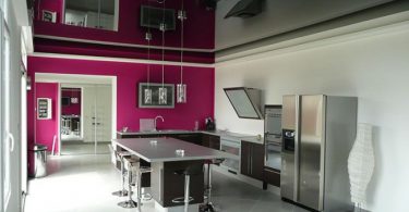 Натяжные потолки для кухни