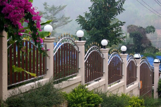 Забор из дерева