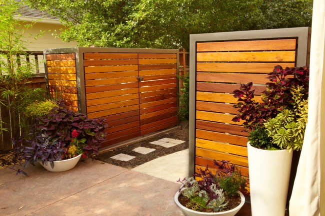 Забор из дерева