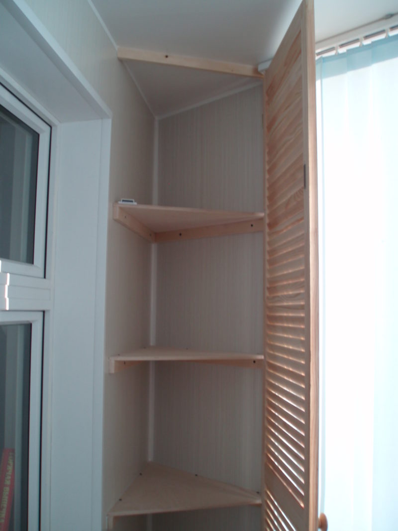 Как сделать шкаф на балкон своими руками: разновидности конструкций и пошаговые инструкции