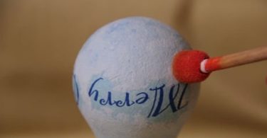 елочная игрушка из лампочки