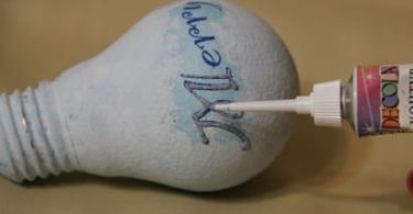 елочная игрушка из лампочки своими руками