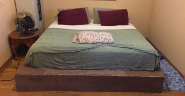 кровать из поддонов